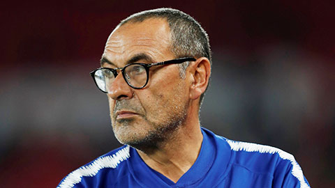 Sarri và Mourinho: Cuộc chiến của sự đối lập