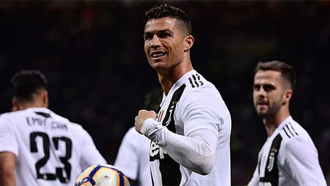 Ronaldo vượt mặt Messi tạo dựng kỷ lục mới