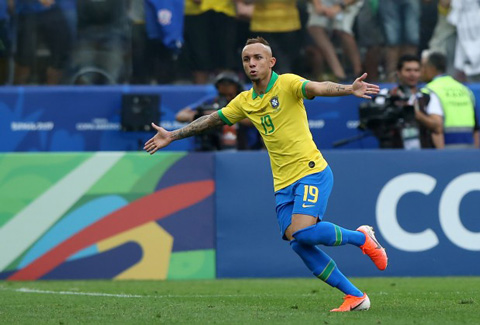 brazil-vao-tu-ket-dau-an-mang-ten-ke-thay-the-neymar-2