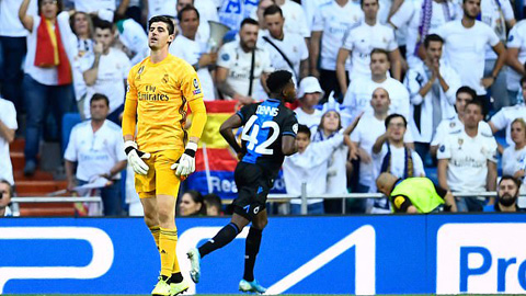 Công bố lý do Courtois bị rút ra khỏi sân sau hiệp 1